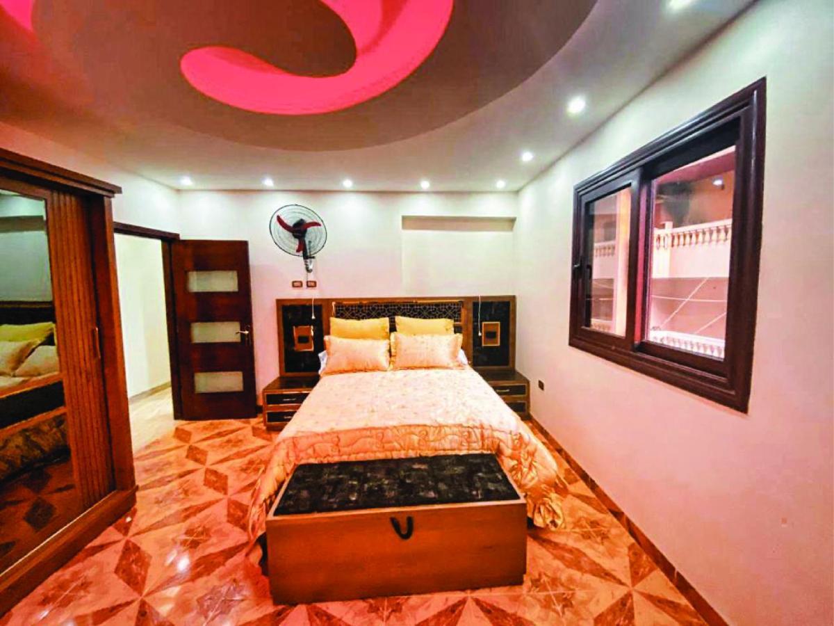 Pyramids Cleopatra Luxurious * Cairo